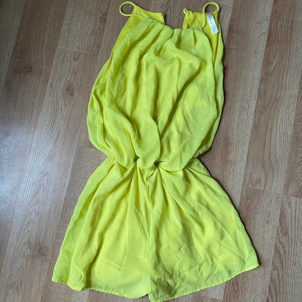 Bright yellow romper 💛